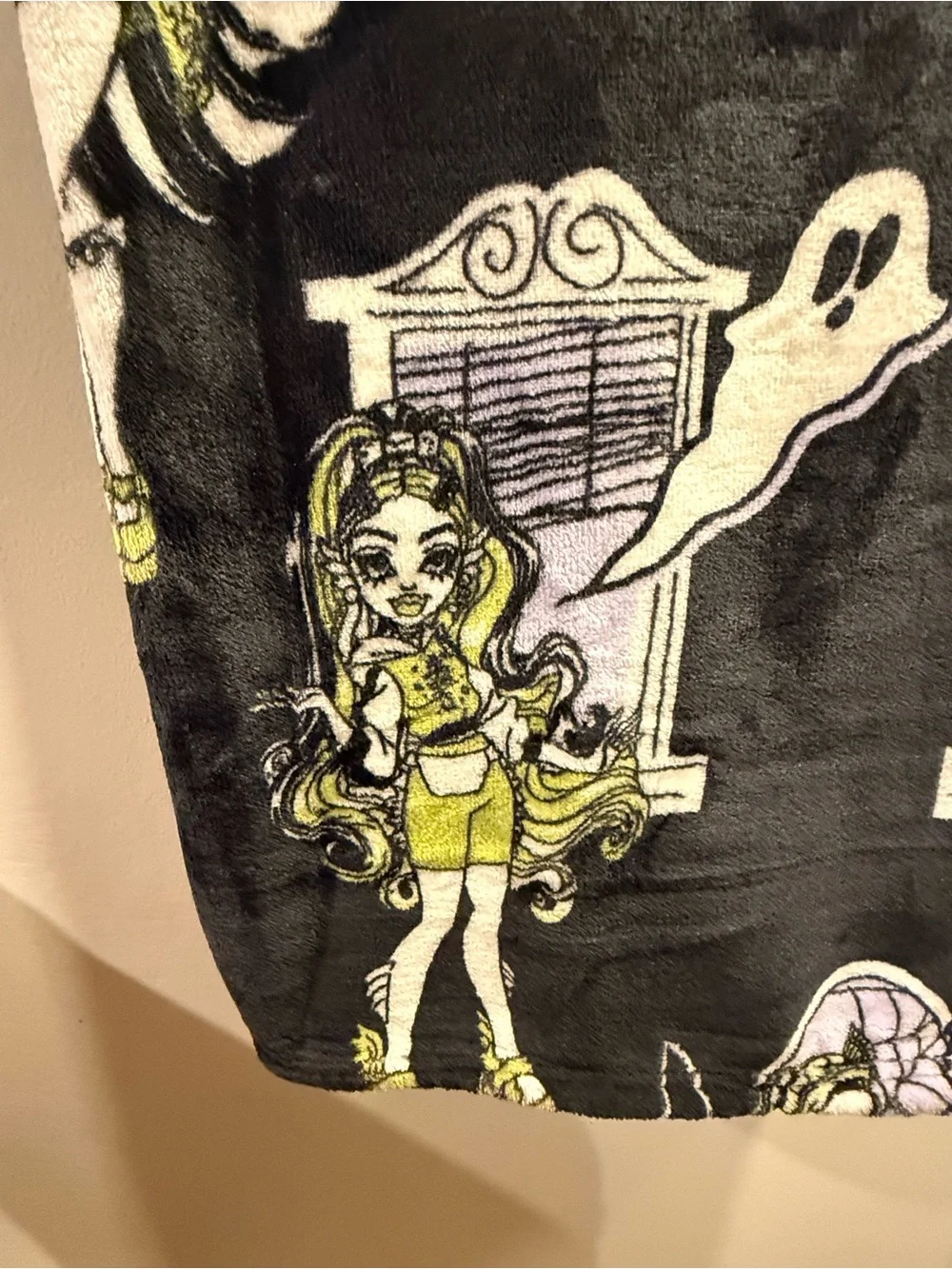 Monster High Halloween Throw Blanket NWT
